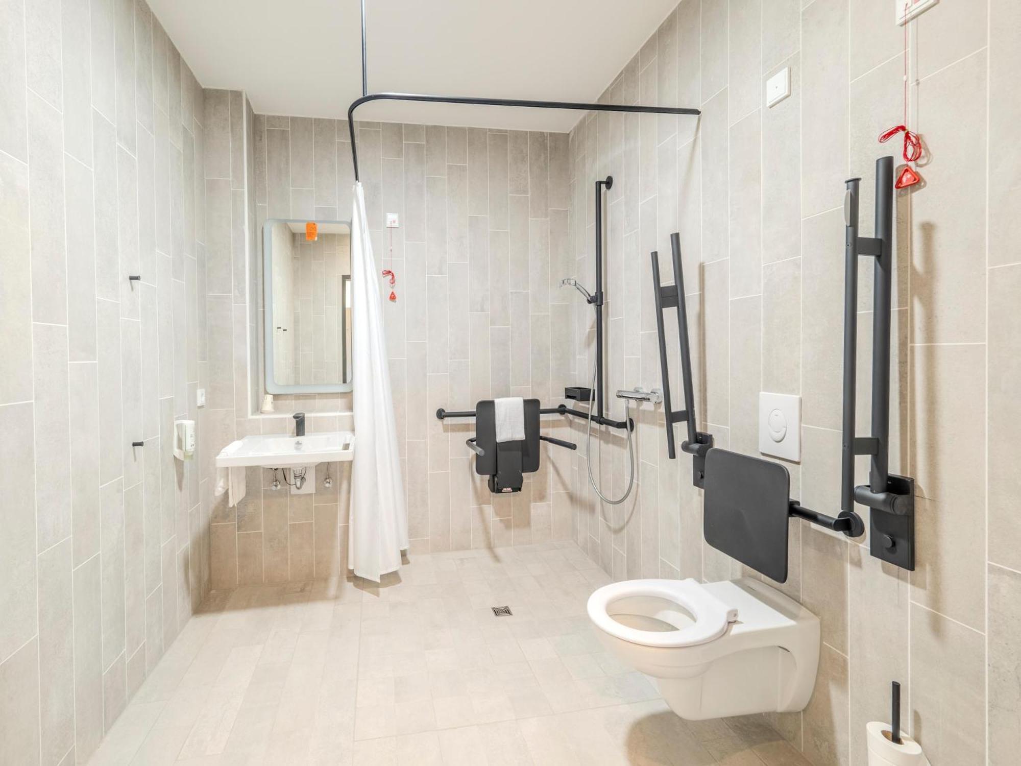 B&B Hotel Offenburg-Hbf Exterior photo