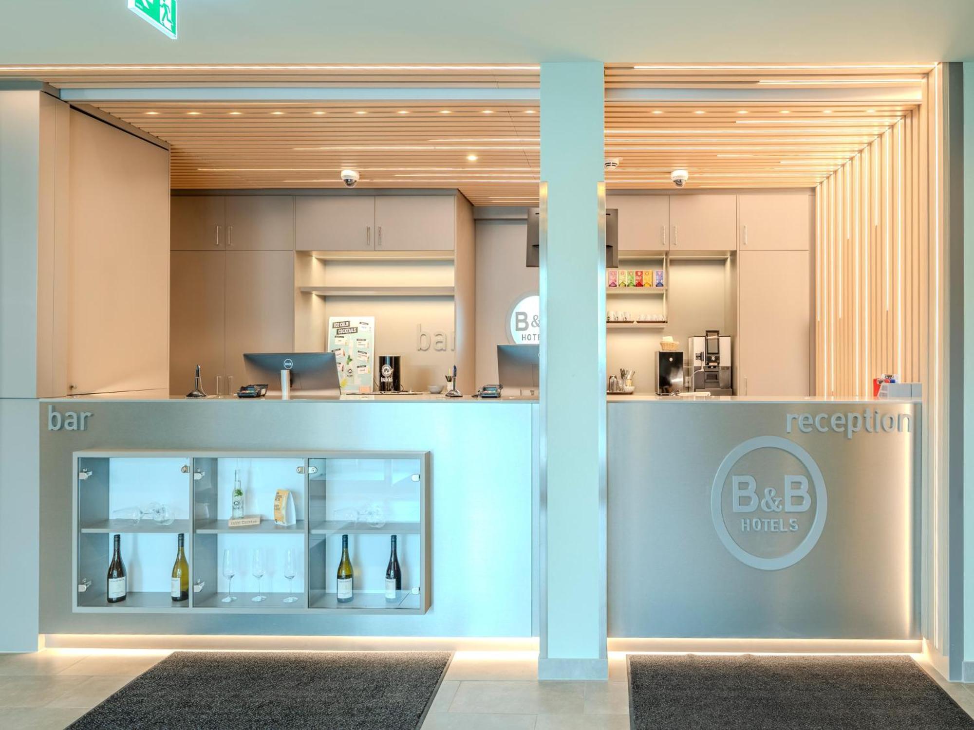 B&B Hotel Offenburg-Hbf Exterior photo